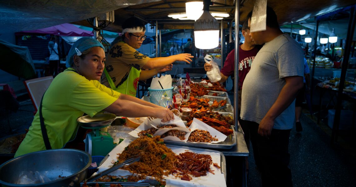 7 astuces pour marier cuisine locale et voyage passionnant